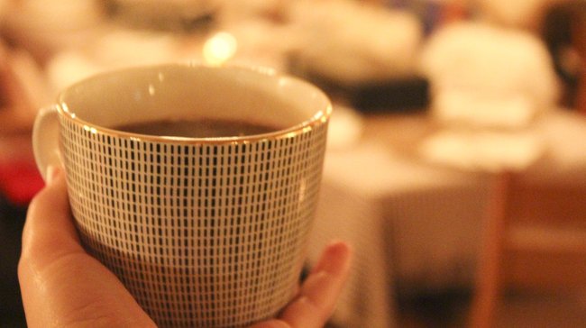 Eventkonzept Morada Tee, heiss, Hand und Tasse