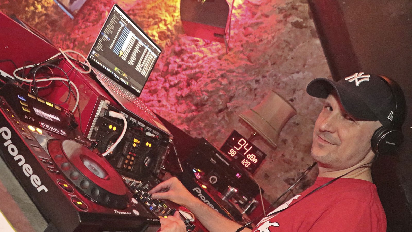 2B Events Party, Schlosskeller, 80s Just & Only, DJ